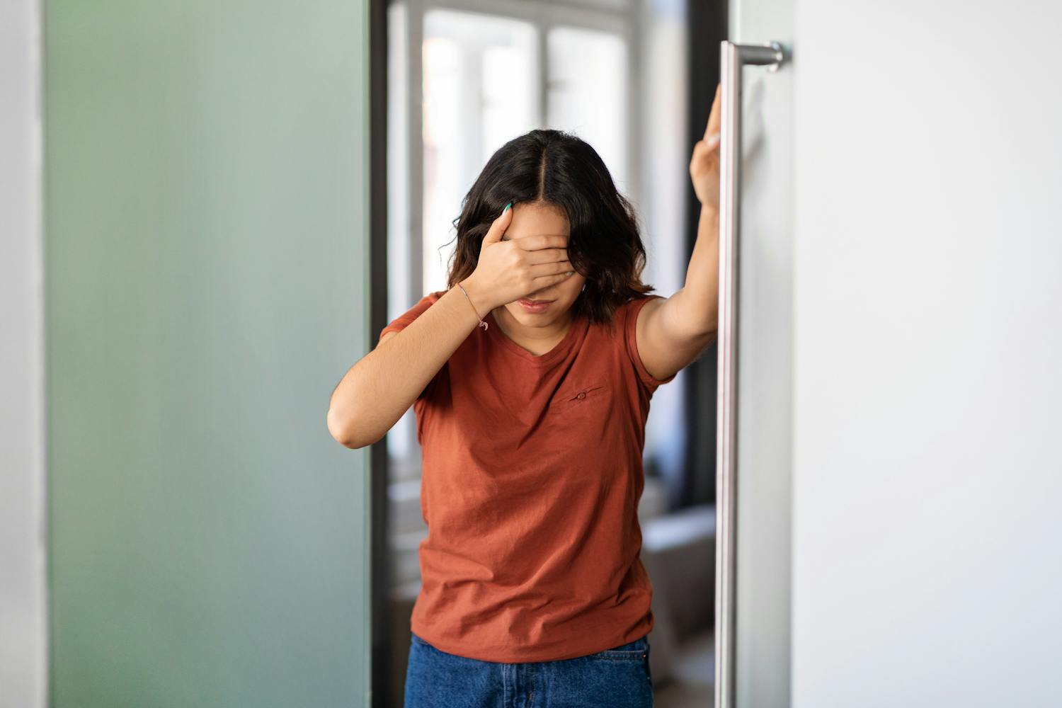 Sensation de perte d'équilibre, notamment en marchant : causes possibles et solutions